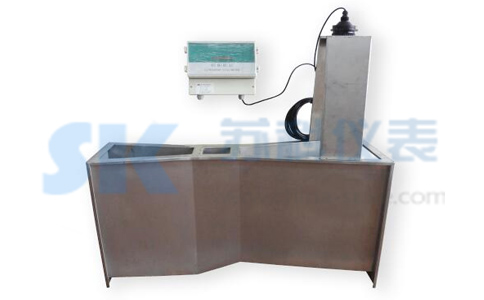 超聲波(bō)明渠流量計外(wài)形圖